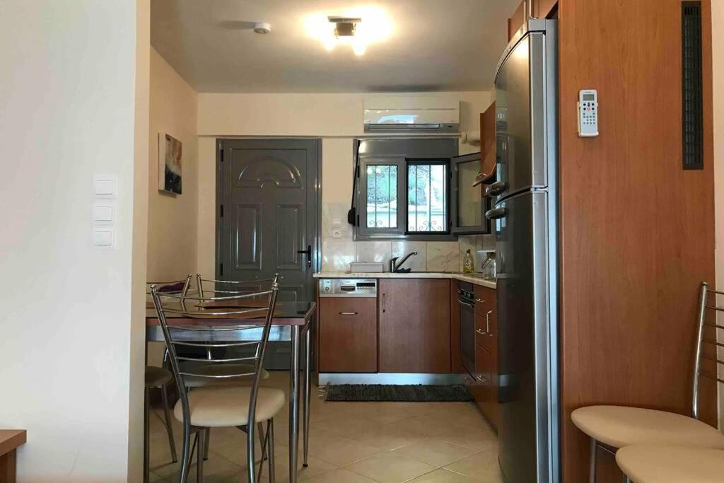 Seafront Lovely House - Kat'S Rentals Loútsa エクステリア 写真