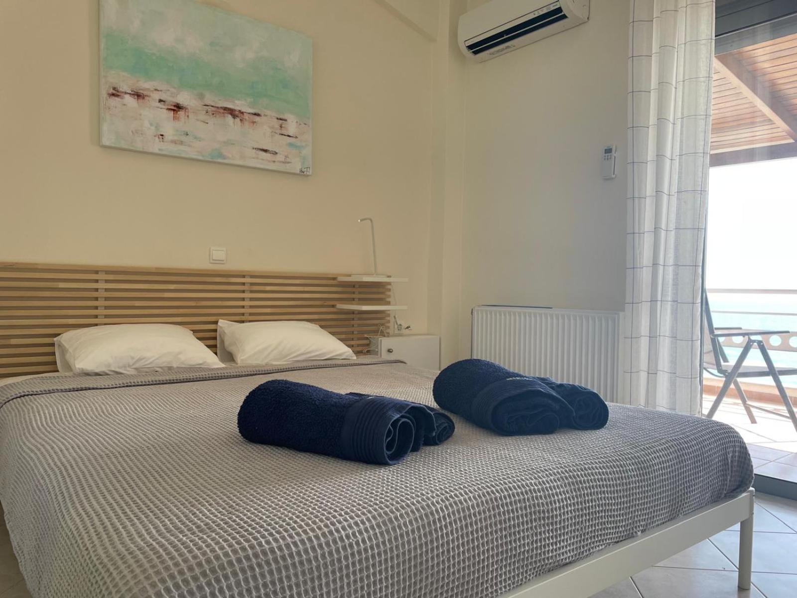 Seafront Lovely House - Kat'S Rentals Loútsa エクステリア 写真